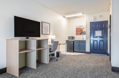 Madison Hotel | Spark By Hilton Madison Central