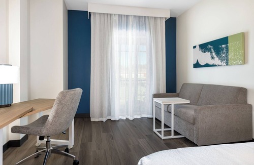 Cote-Des-Neiges—Notre-Dame-De-Grace Hotel | Spark By Hilton Montreal Midtown