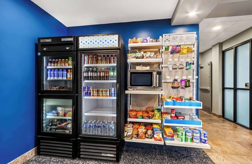 Gilbert Hotel | Spark by Hilton Phoenix East Mesa