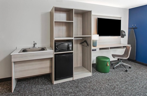 Rochester Hotel | Spark by Hilton Rochester South