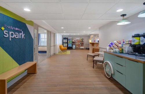 Rochester Hotel | Spark By Hilton Rochester University Area
