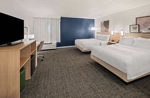 Waldorf Hotel | Spark by Hilton Waldorf