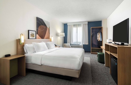 Wytheville Hotel | Spark by Hilton Wytheville East Main Street