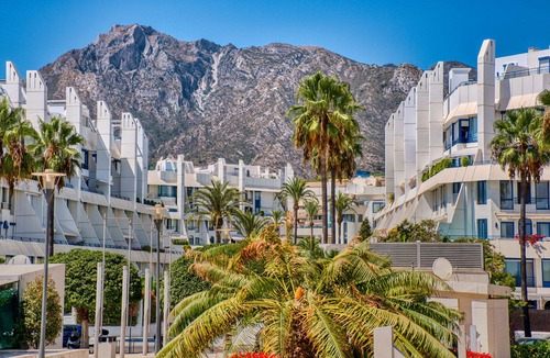 Marbella Seafront Promenade Apartment | Sparkling Clean Beach Penthouse w Private Roof Deck, Plunge Pool & Gym