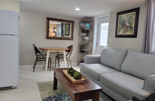 Long Beach Apartment | SPARKLING CLEAN - BRAND NEW! Beachside apartment - Beach Passes Included!