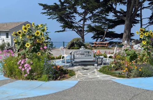 Brookings Apartment | Sparkling Clean, Private & Quiet! Amazing Ocean Views [1]