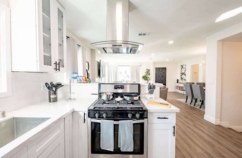 South San Gabriel House | Sparkling Pool! 5 Bedroom 3 Bath Plus Game Room