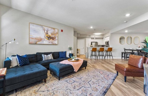 Sparks Apartment | Sparks Waterfront 2 Kings Condo- Free Parking
