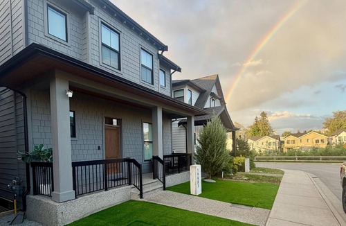 Willoughby House | Sparsh Villas - Glamorous & Luxurious Family Home