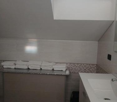 Leini Apartment | Spazioso appartamento su due piani
