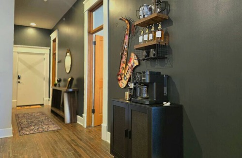 Riverside Apartment | Speakeasy Suite | Downtown Spokane · Free Parking