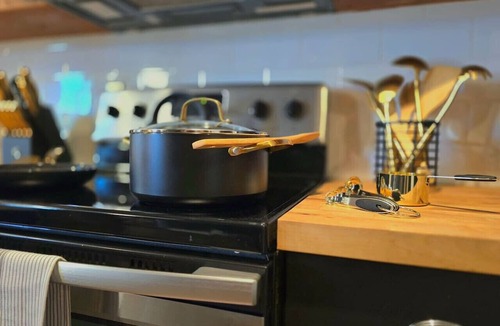 Riverside Apartment | Speakeasy Suite | Downtown Spokane · Free Parking