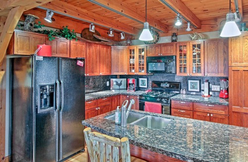 Belle Fourche House | Spearfish Home on 40 Acres w/Private Lake!