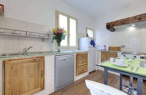 San Frediano Apartment | Special apartment with terrace and original frescoes 700 close to old bridge
