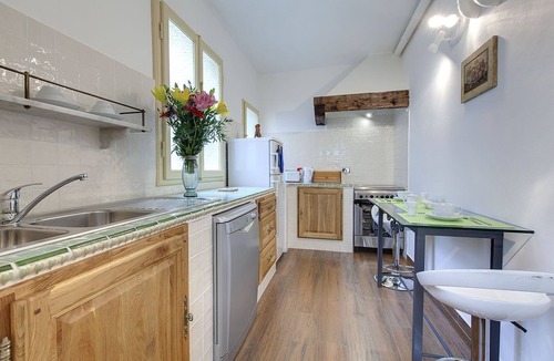 San Frediano Apartment | Special apartment with terrace and original frescoes 700 close to old bridge