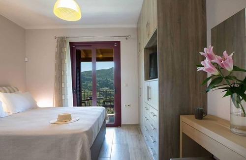 Fternon Villa | Special Offer! Villa Rodi with Private Pool & Amazing Views Ideal for Families!