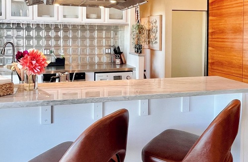 West Eugene Condo | Special Sunrise Luxury Penthouse