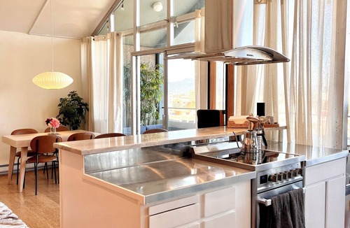 West Eugene Condo | Special Sunrise Luxury Penthouse