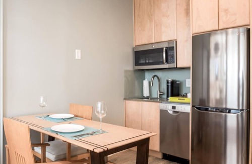 Palm Beach Condo | SpecialPool/Valet/StepsToBeach/Dine/Oceanway1br