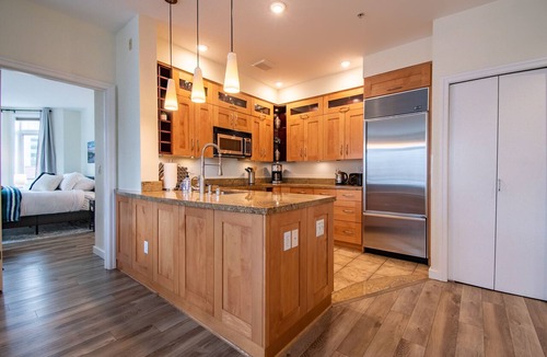 Belltown Condo | Spectacular 2bd 2bth in Heart of Seattle!