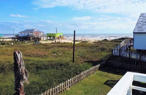 Surfside Beach House | Spectacular beach house just steps away from the sand!