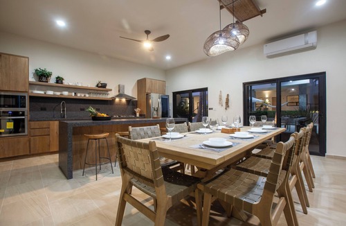 Buenavista Villa | Spectacular Beachfront Villa