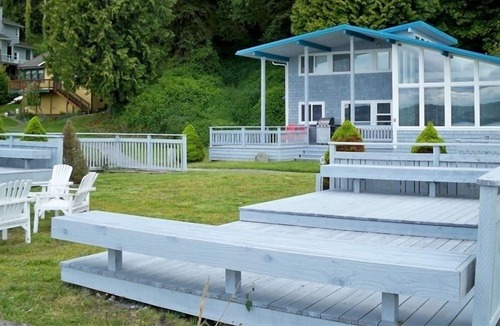 Clinton Cottage | Spectacular Beach Setting on the South Shore of Whidbey Island!