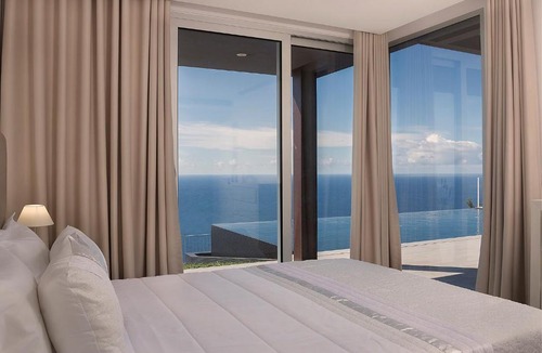 Estreito da Calheta Villa | Spectacular Calheta Villa Villa Cliffscape 3 Bedrooms Panoramic Sea View