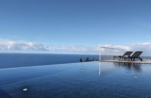 Estreito da Calheta Villa | Spectacular Calheta Villa Villa Cliffscape 3 Bedrooms Panoramic Sea View