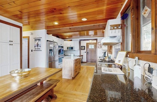 Hubbardton House | Spectacular dog-friendly lakefront house with washer/dryer & fast WiFi