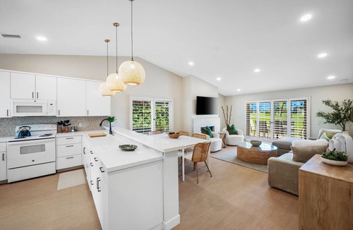 Palm Desert Villa | Spectacular Golf Course Single Level Retreat – Rare 3 bdrm 3 full bath Villa