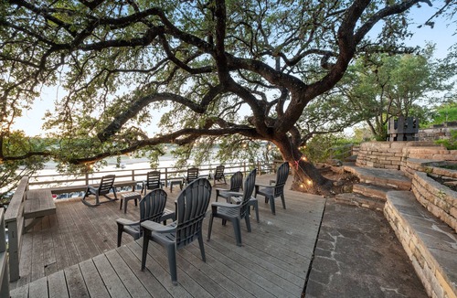 Buffalo Gap House | SPECTACULAR LAKEFRONT OASIS Over 400 feet frontage on 2 acres of century oaks