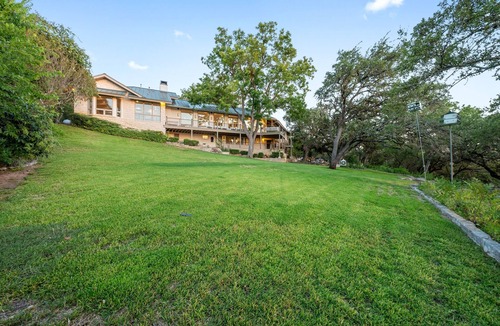 Buffalo Gap House | SPECTACULAR LAKEFRONT OASIS Over 400 feet frontage on 2 acres of century oaks
