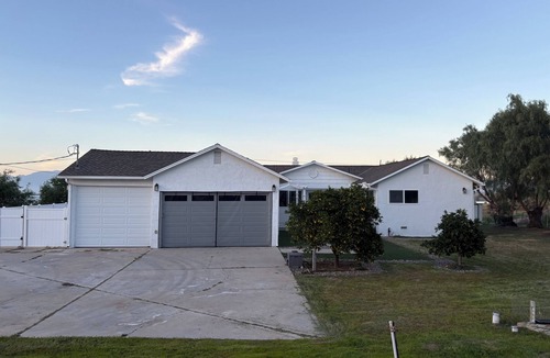 Perris House | Spectacular lakeview, spacious, remodeled 3+2 bedroom, large lot for RVs, boats.