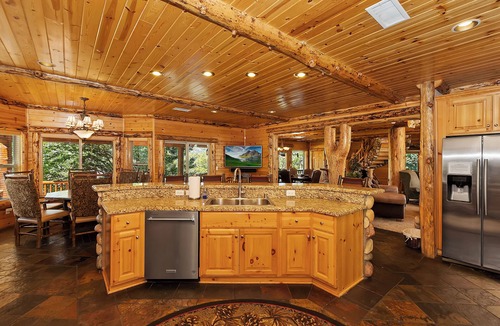 Castle Glen Estates Villa | Spectacular Mountain Lodge To Fit All