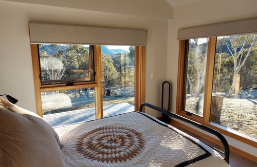 Crackenback House | Spectacular Mountain Retreat 'Rangeview'