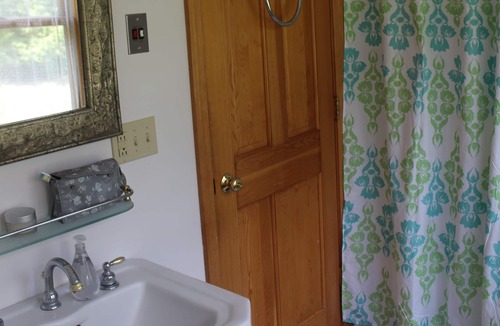 Lyndeborough House | Spectacular Mountain Views, Near Hiking, Art & Culture, Golf, Skiing, Restautant