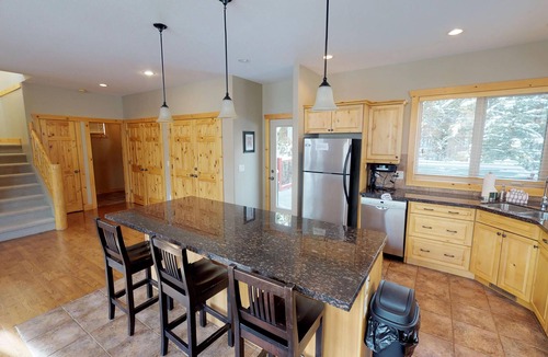 Panorama House | Spectacular Mountain Views | Private Hot Tub | Fire Pit | Central A/C