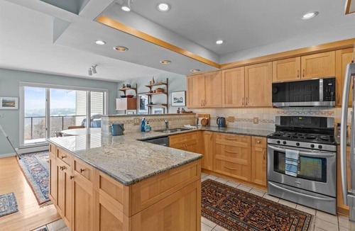 Stowe Condo | Spectacular Mountain-View Townhouse/Near Slopes