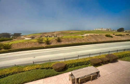 Half Moon Bay House | Spectacular Ocean Views, Beach Access 5 BR Home Near Ritz Carlton