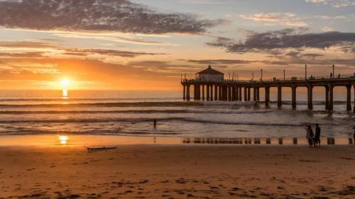 Gas Lamp Section House | Spectacular Ocean and Pier View Lux Family Vacation