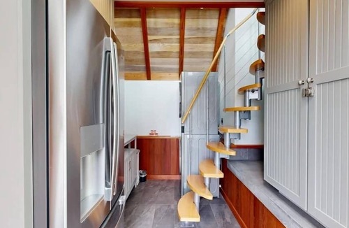 Fort Bragg House | Spectacular Oceanfront Studio with Hot Tub & Loft