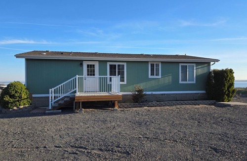 Moses Lake House | Spectacular Potholes Views from Private Deck_3BR Retreat