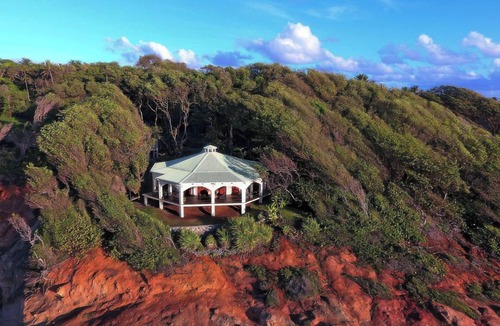Calibishie Villa | Spectacular Private Ocean-Front Estate-Villa & Cottage