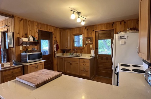 Cooperstown House | Spectacular private waterfront ~ Otsego Lake ~