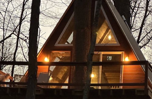 Hopewell Cabin | Spectacular riverfront treehouse in Beautiful Bedford County, PA,