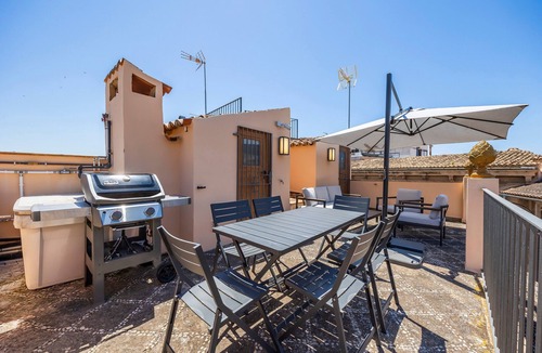 Sindicat House | Spectacular rooftop with cathedral views and BBQ