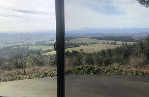Newberg House | Spectacular Sweeping Views of Willamette Valley Vineyards and Surrounding Hills