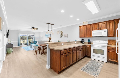 Central Myrtle Beach Villa | Spectacular Upscale Modern Masterpiece with a Splash of Glam