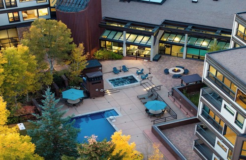 Vail Condo | Spectacular Vail Mountain Views Granite Kitchen Western Decor